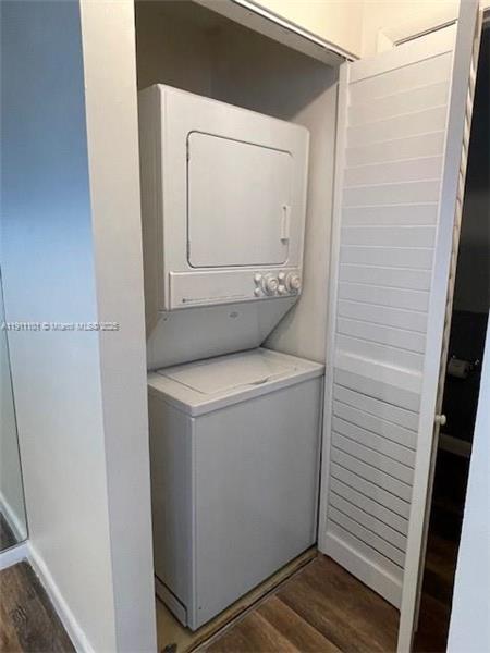 Building Photo - 20900 Leeward Ct