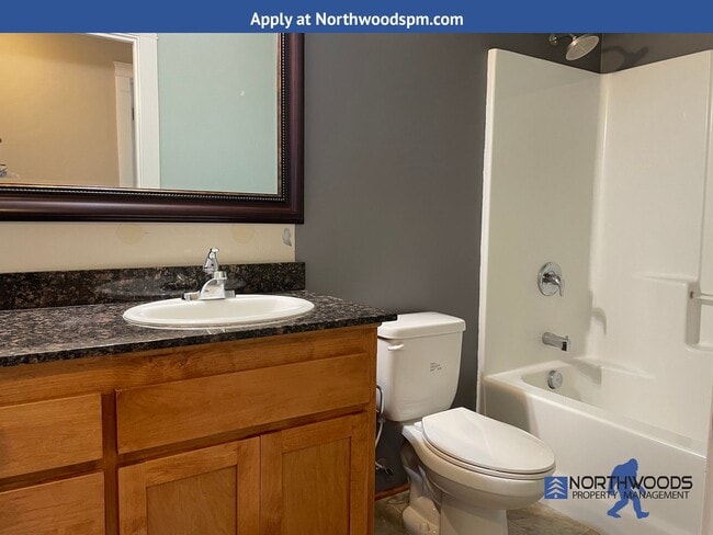 Building Photo - Very Nice 3 Bedroom 2 Bath Home****All Utilities Included Except Power****