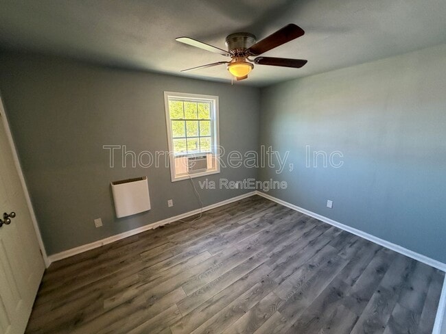 Building Photo - 1129 E Grand Ave