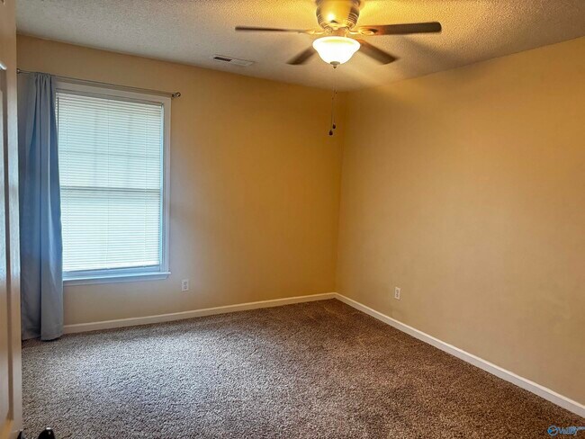 Building Photo - 1307 Liberty Dr