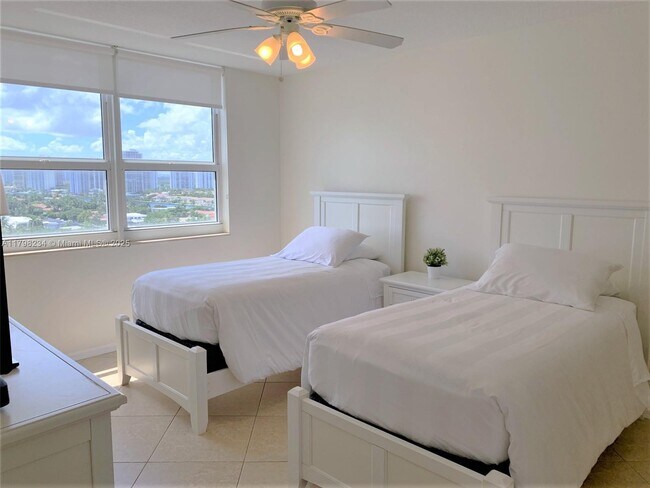Building Photo - 2080 S Ocean Dr