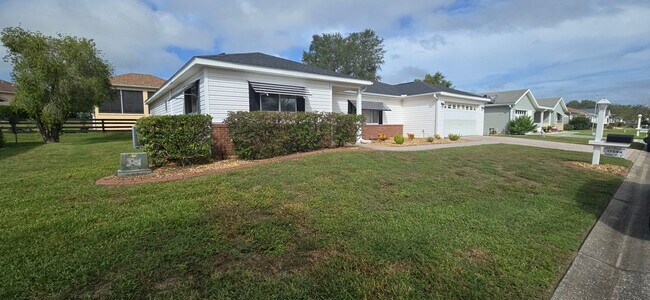 Building Photo - Move-In Ready 2BR/2BA Home with Solar & Bo...