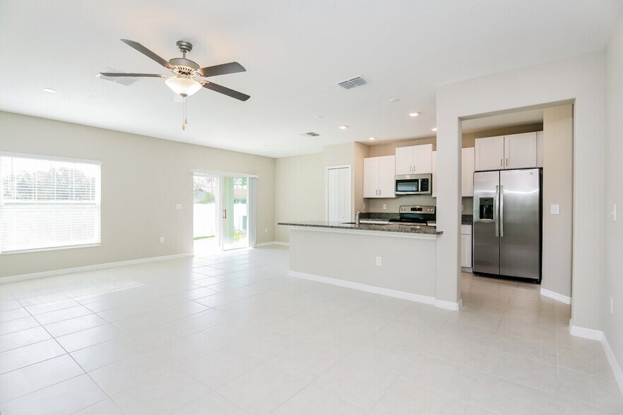Building Photo - 7305 Spring Snowflake Ave
