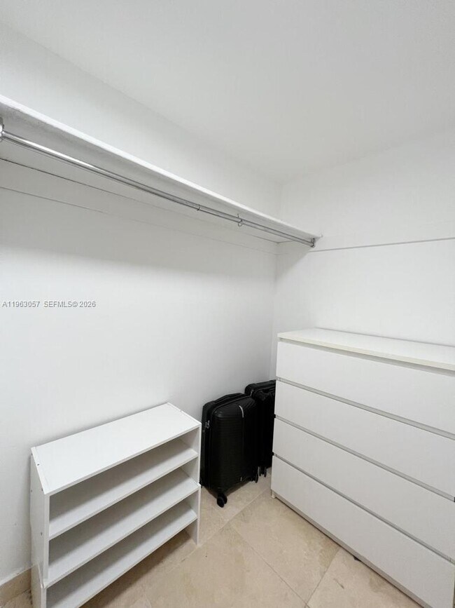 Building Photo - 1111 Crandon Blvd