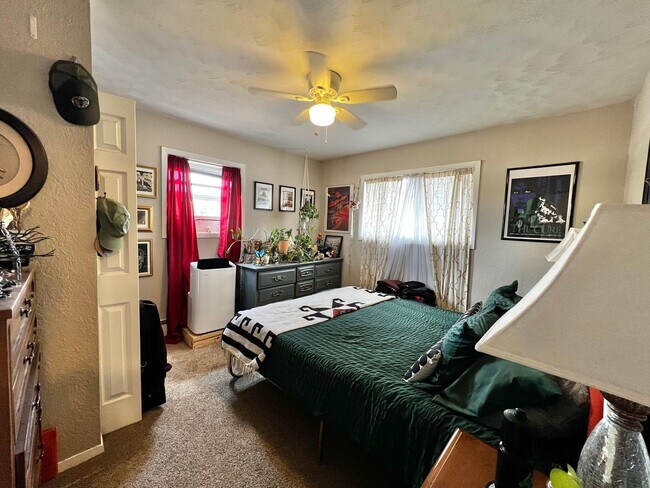 Building Photo - SummitView1300 (MK-KS)