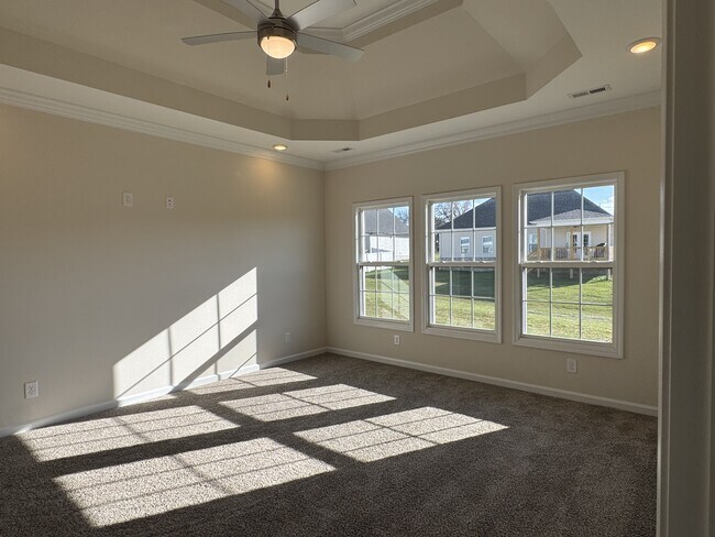 Building Photo - 360 Piedmont Ct