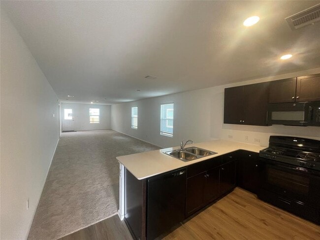 Building Photo - 147 Gabbro Gdns