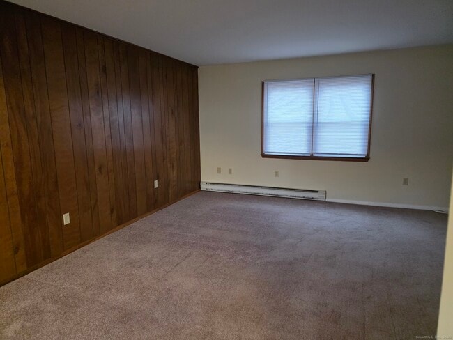 Building Photo - 88 Hickory St