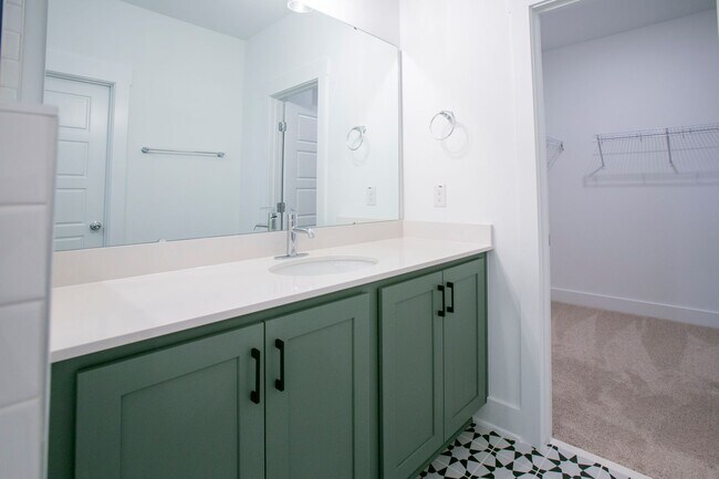 Building Photo - Chatham Park *Like New* Late July availability!