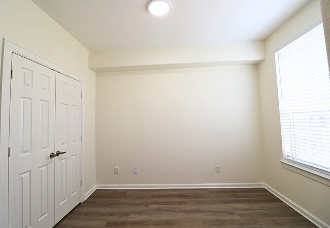 Building Photo - 6611 W Sam Houston Pkwy S