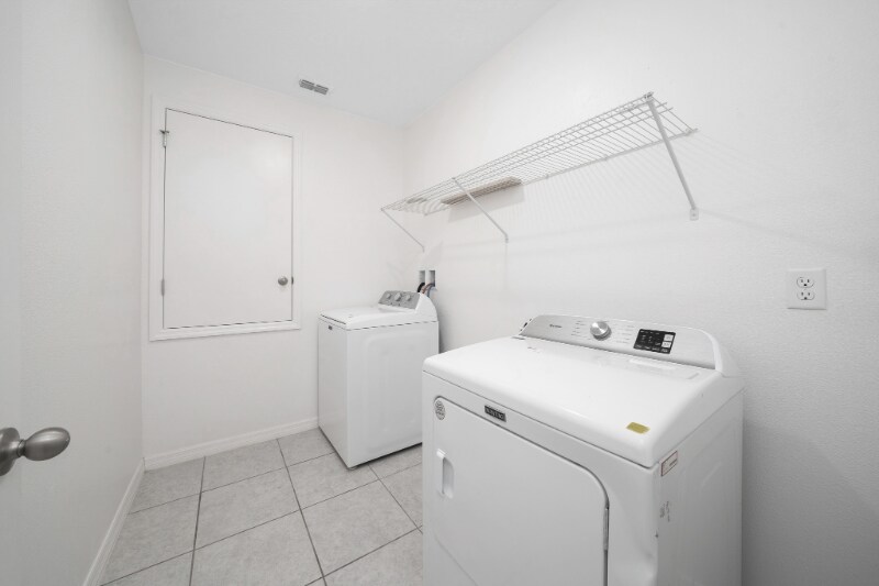 Building Photo - 557 Pawnee Ct