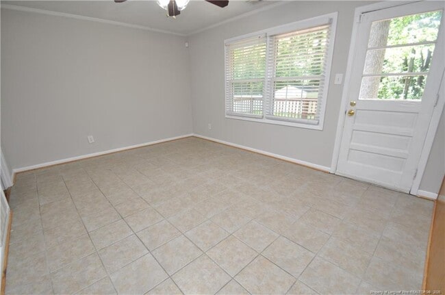 Building Photo - 4814 Greenbrier Rd