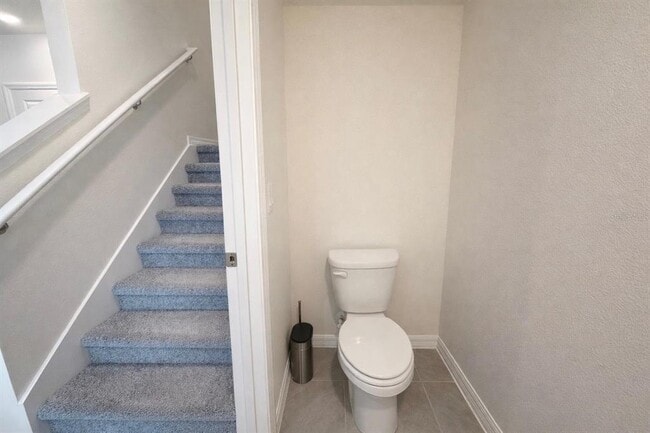 Building Photo - 400 Preston Cv Dr