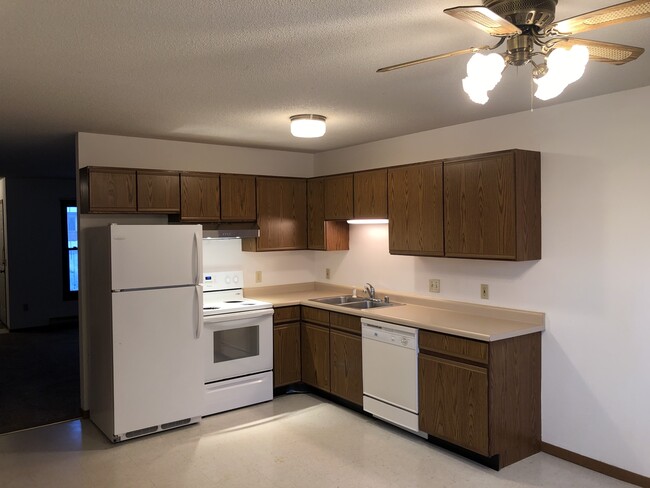 Building Photo - 1621 Devney Dr