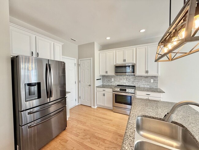 Building Photo - Stunning 2BD, 2.5BA Morrisville Home in a ...