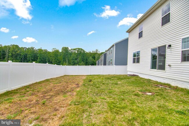 Building Photo - 3148 White Tail Dr