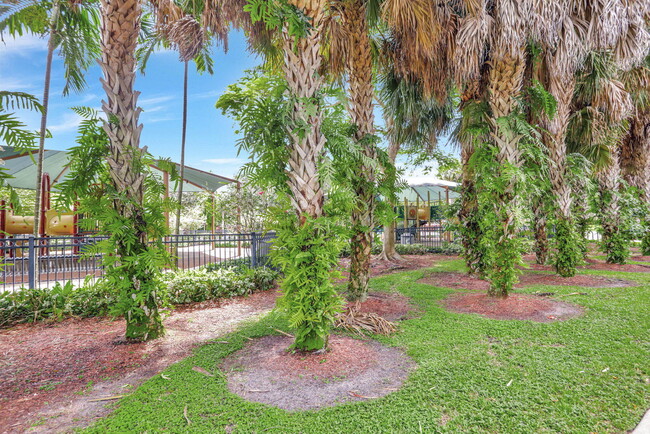 Building Photo - 3100 N Palm Aire Dr