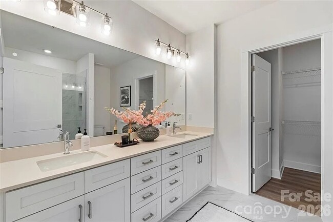 Building Photo - 5007 Nimes Rd