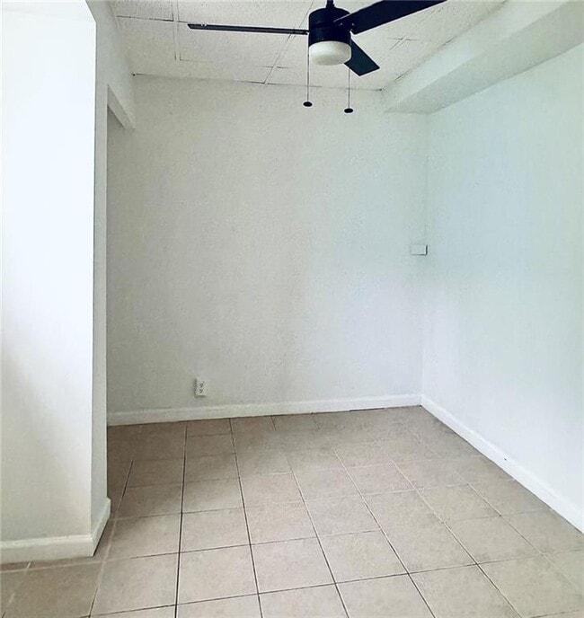 Building Photo - 1447 Oxford Rd NE