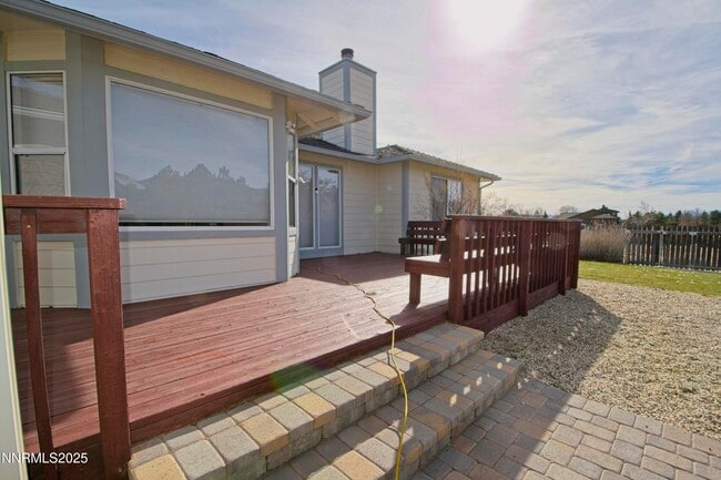 Building Photo - 1905 Lakeshore Dr