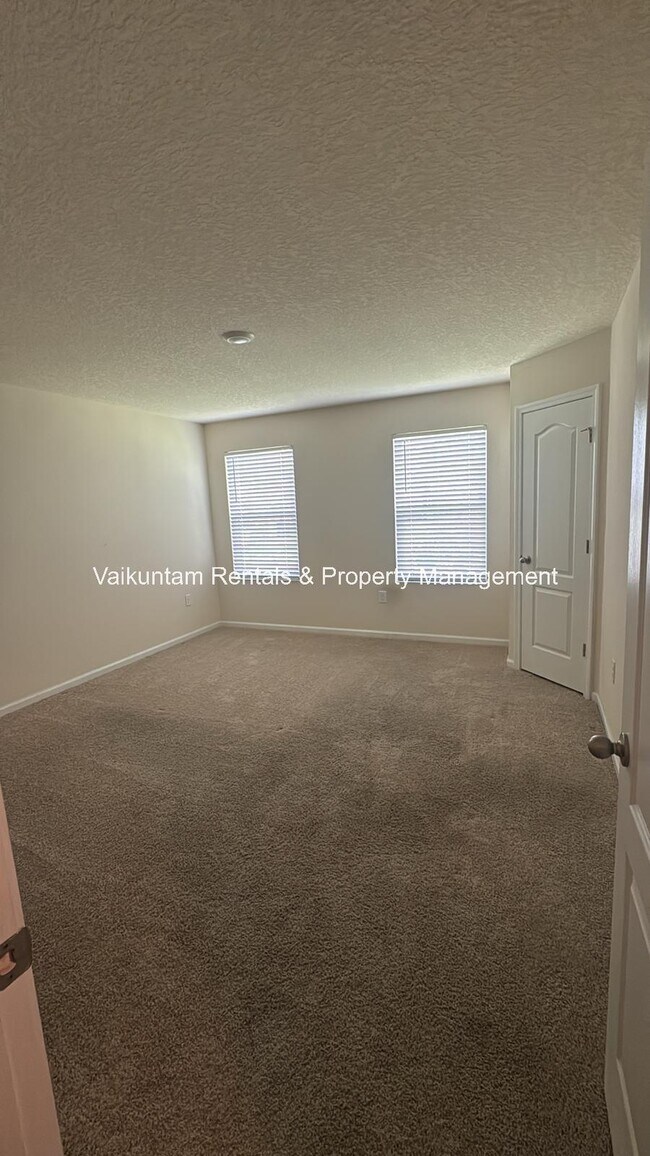 Building Photo - 9607 Mira Loma Dr