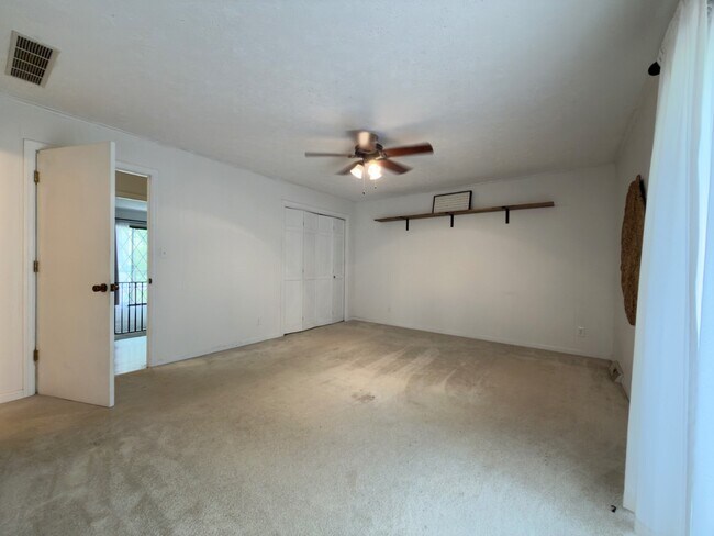 Building Photo - 295 Dogwood