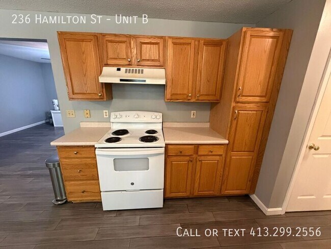 Building Photo - 236 Hamilton St
