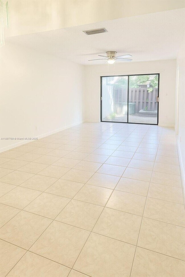 Building Photo - 6822 SW 39th St, 14G
