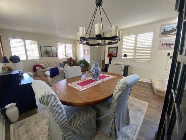 Building Photo - Beautiful 4 Bd/2.5bth within the Poinsettia Cove Community!