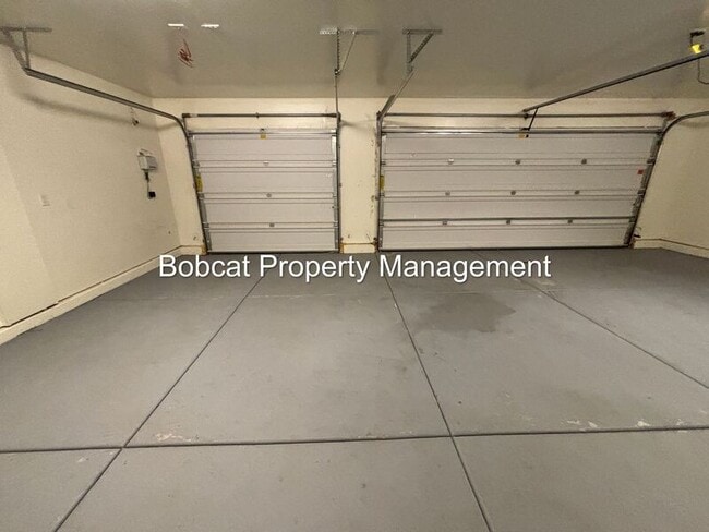 Building Photo - 100 Deschutes Dr