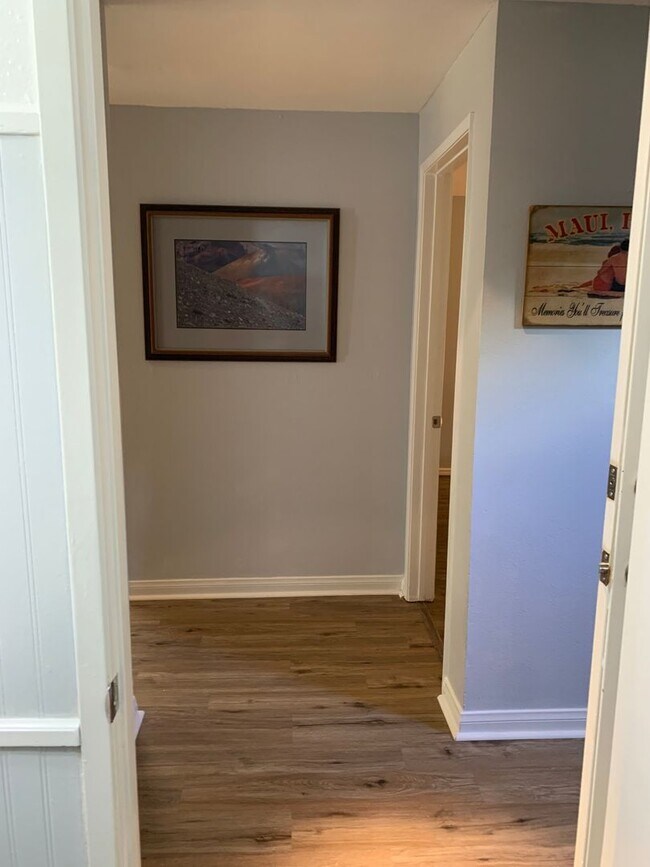 Building Photo - Gorgeous clean and modern furnished 2/2 lowest level Kihei Shores Unit!