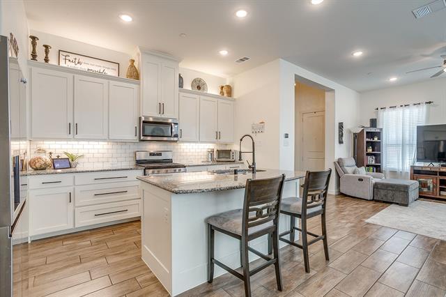 Building Photo - 6449 Iron Horse Blvd