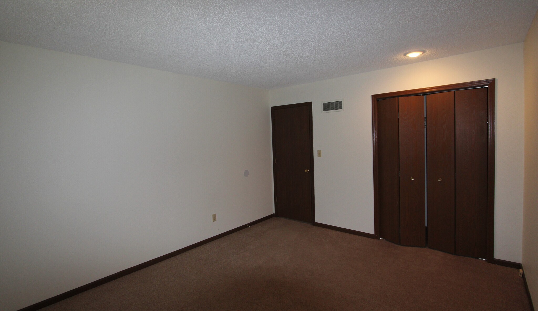 Building Photo - 900 NW 37th St