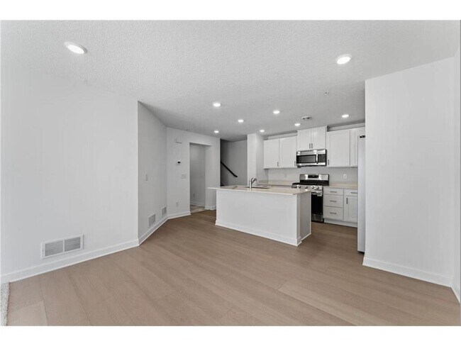 Building Photo - 15011 Adare Way