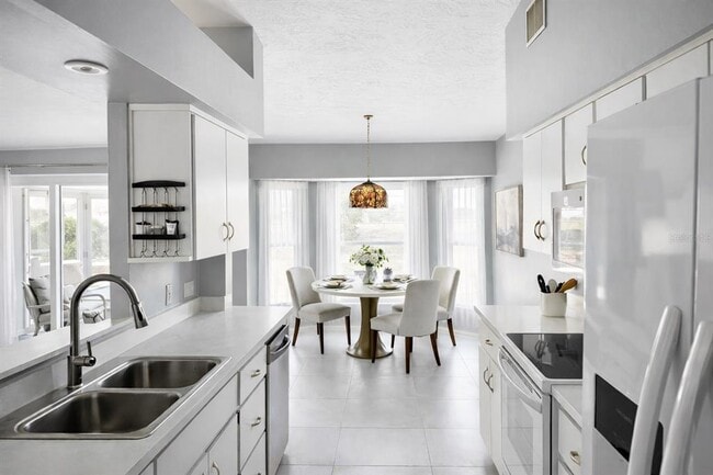 Building Photo - 3442 N Tamarisk Ave