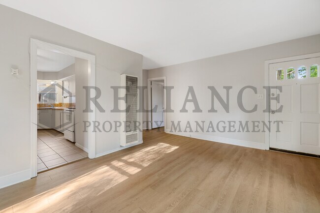 Building Photo - 1554 N Salina Ave