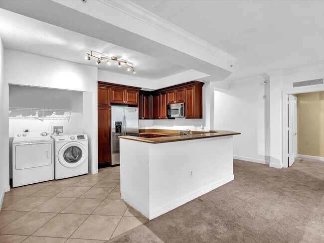 Building Photo - 4303 Renaissance Way