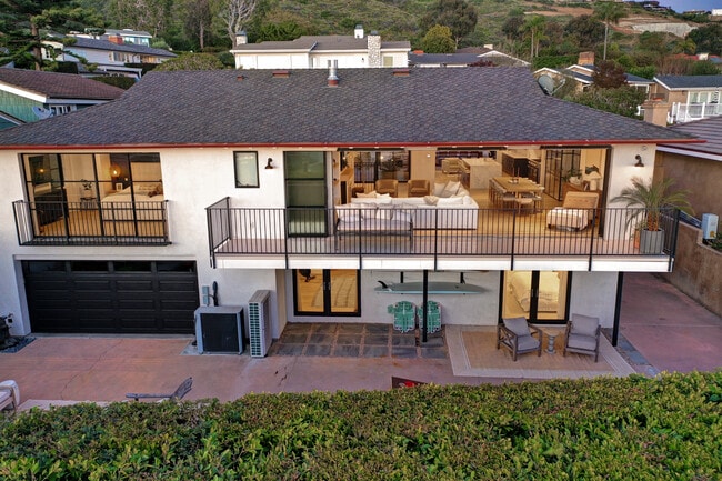 Building Photo - 4 S Vista De La Luna