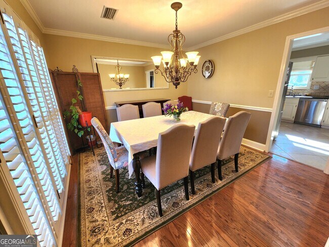 Building Photo - 180 Sycamore Bend