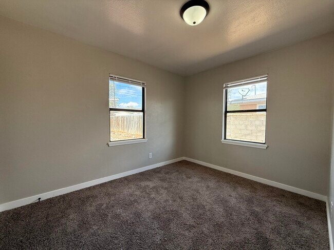 Building Photo - 1404 Chaco Ave