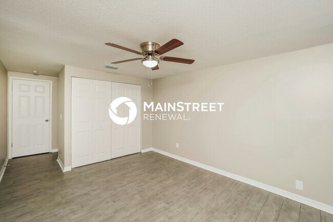 Building Photo - 3 Bedroom Pet-Friendly Home in TAMPA, FL with Main Street Renewal