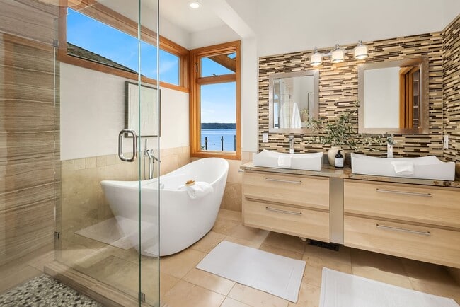 Building Photo - Three Tree Point beach front home - 3+ bedroom & 4.5 bathrooms ready for move in NOW!