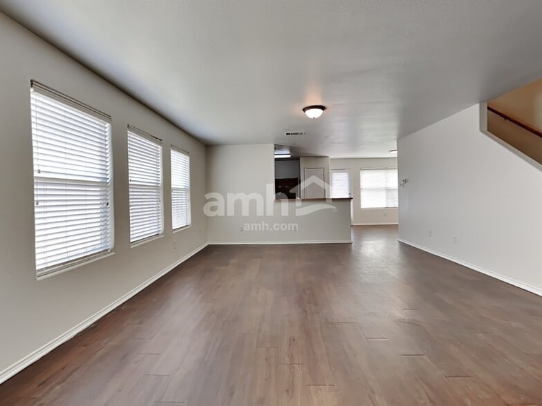 Building Photo - 1966 Courtside Dr