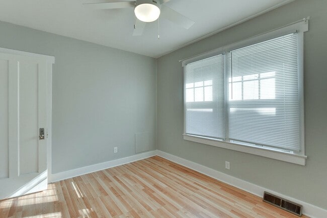 Building Photo - Newly Renovated Two Bedroom!