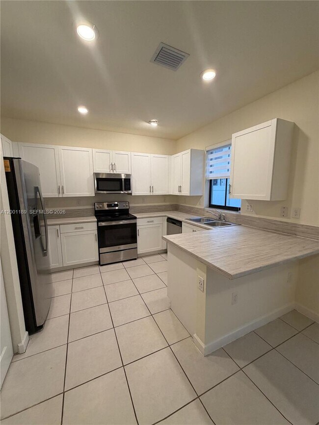 Building Photo - 11104 W 33rd Way