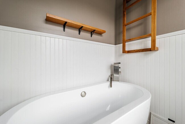 Building Photo - Great Manchester Duplex