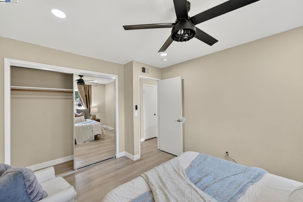 Building Photo - 1810 Peary Way