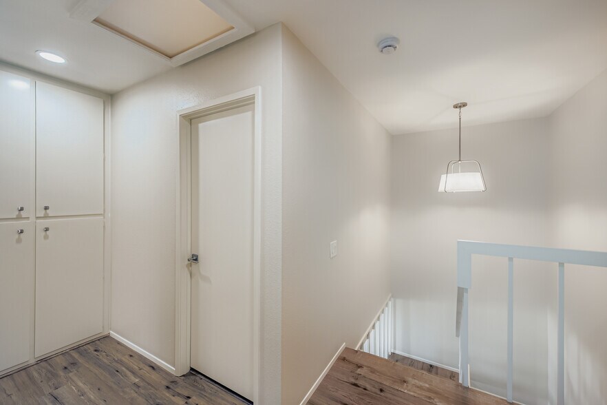 Upstairs hallway - 7962 Camino Tranquilo