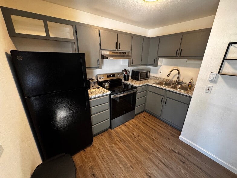 Building Photo - 113 Loretta Ct