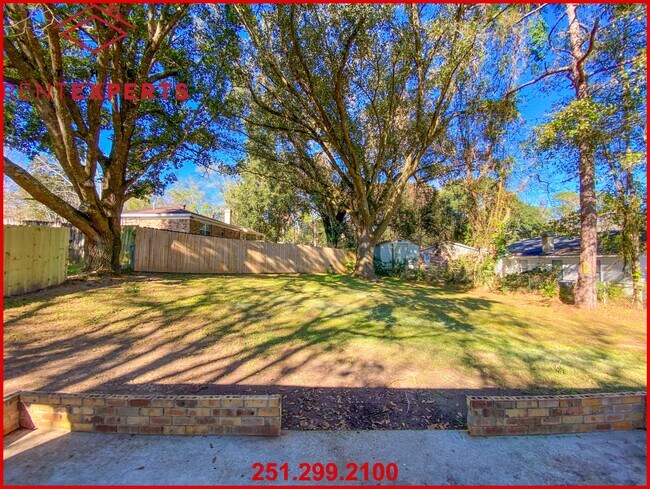 Building Photo - 1075 Seven Hills Curve S